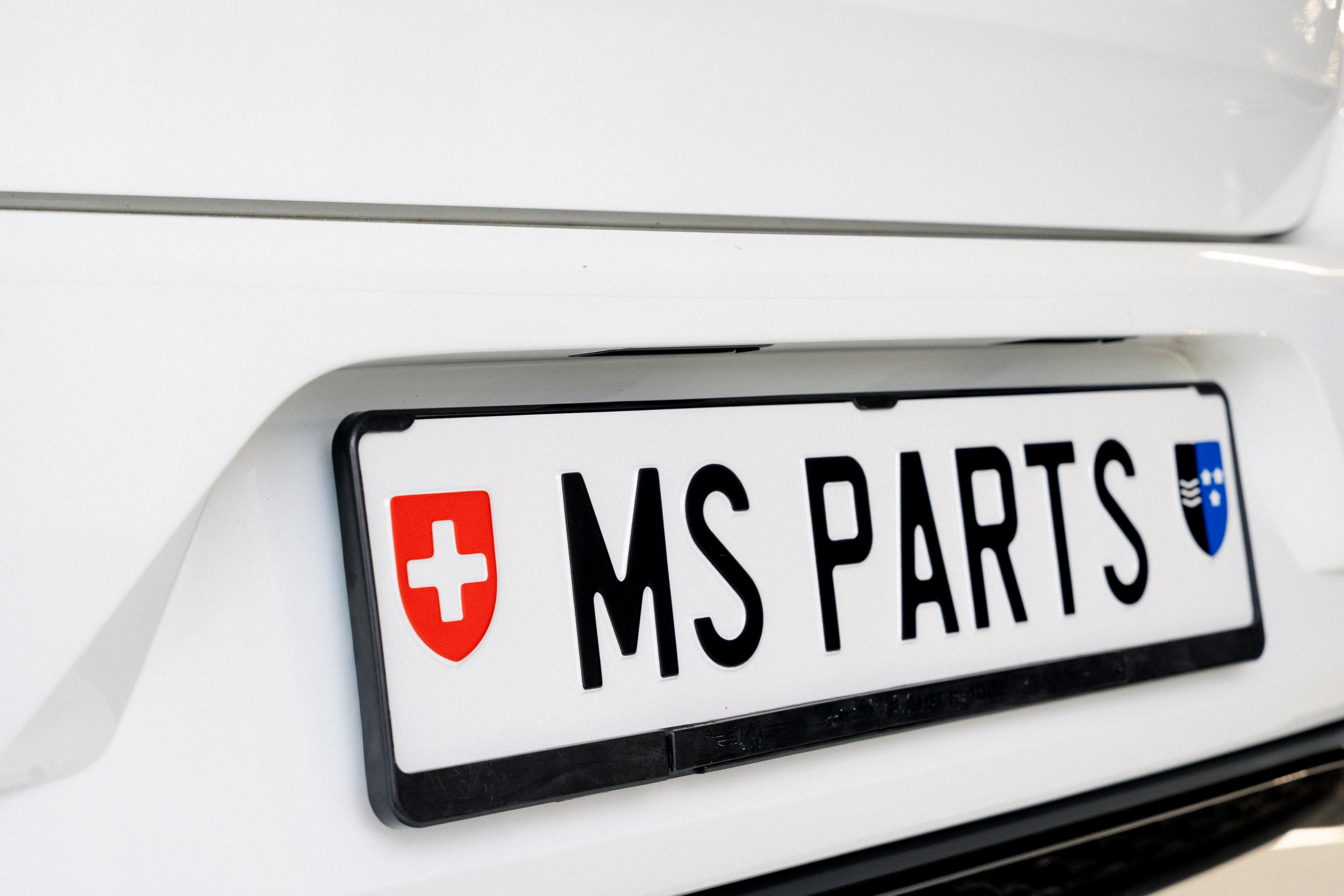 MS Parts Klett-Kennzeichenhalter, rahmenlos und ohne Bohren