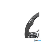 Detail: Sichtcarbon am oberen Kranz, BMW G-Serie Lenkrad