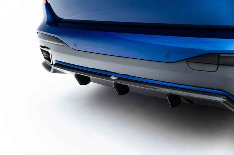 Maxton Design Prepreg Carbon Fiber Rear Diffuser BMW X7 M-Pack G07 / G07 Facelift (version with towbar)