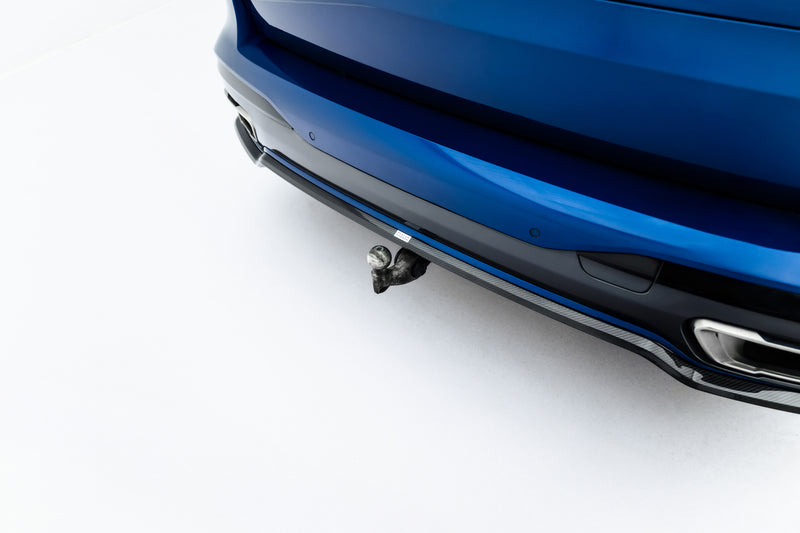 Maxton Design Prepreg Carbon Fiber Rear Diffuser BMW X7 M-Pack G07 / G07 Facelift (version with towbar)