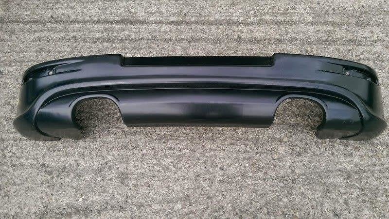 Maxton Design HECKANSATZ VW GOLF V R32 (mit 2 Auspufflöchern)