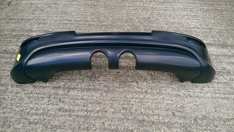 Maxton Design HECKANSATZ VW GOLF V R32 (mit 2 Auspufflöchern, für R32 Auspuff)