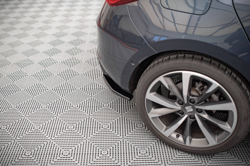 Maxton Design Heck Diffusor Seite Seat Leon FR Hatchback Mk4