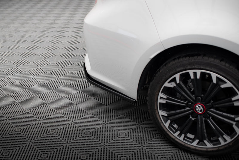 Maxton Design Heck Diffusor Seite Toyota Corolla XII Sedan