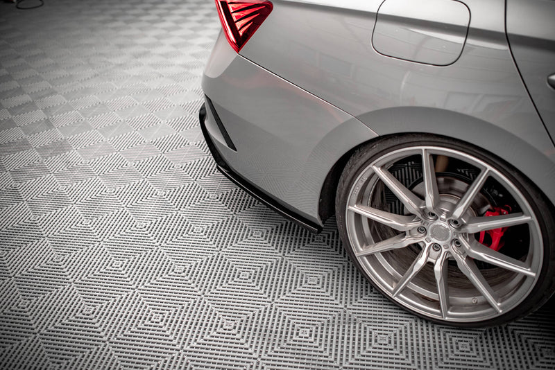 Maxton Design Heck Diffusor Seite V.3 Skoda Octavia RS Mk4