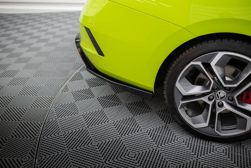 Maxton Design Heck Diffusor Seite V.4 Skoda Octavia RS Mk4