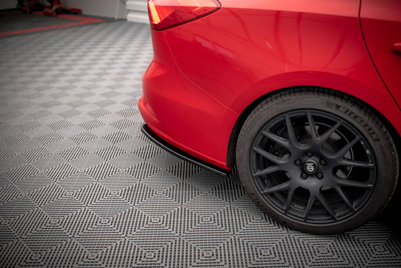Maxton Design Heck Diffusor Seite V.5 Ford Focus Estate ST Mk4