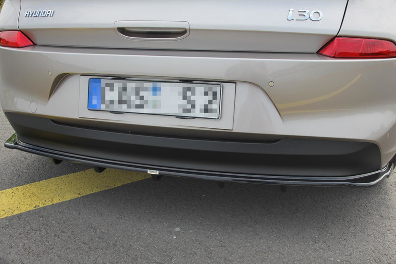 Maxton Design Hinten Splitter (MIT EINEM VERTIKALEN BALKEN) HYUNDAI I30 MK3 HATCHBACK