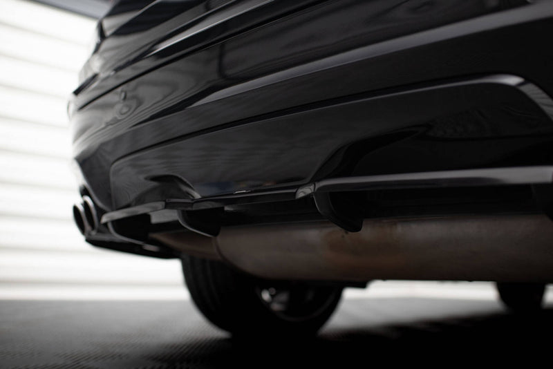 Maxton Design Hinten Splitter BMW X4 M-PACK (mit einem vertikalen Balken)