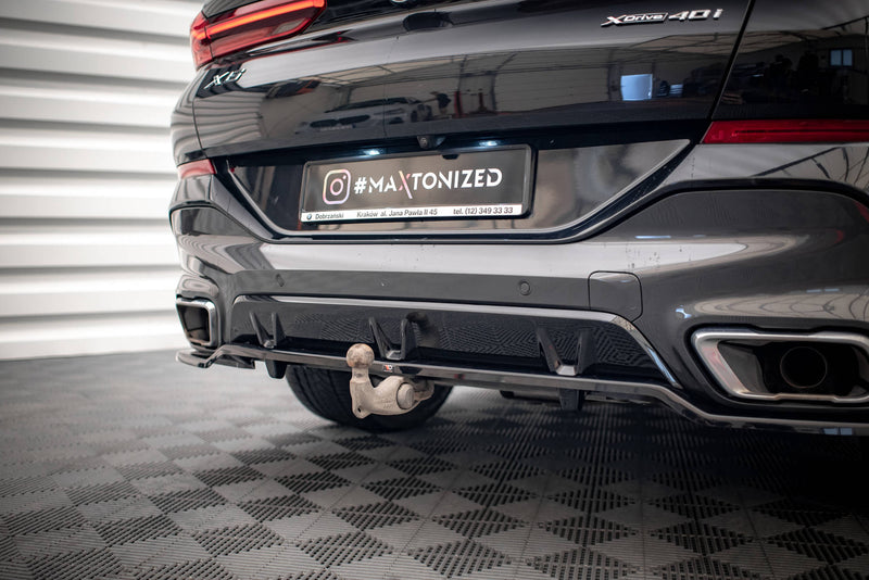 Maxton Design Hinten Splitter (mit einem vertikalem balken) V.3 BMW X6 M-Pack G06