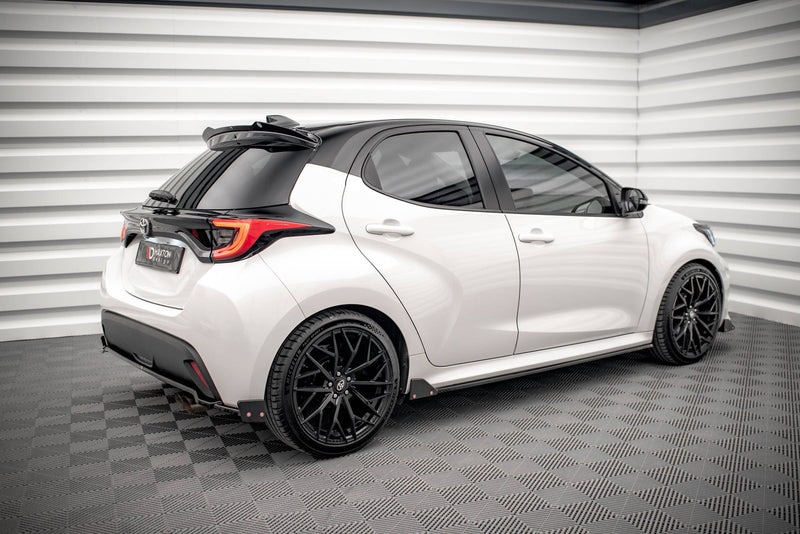 Maxton Design Seitenschweller Diffusor V.1 + Flaps Toyota Yaris Mk4