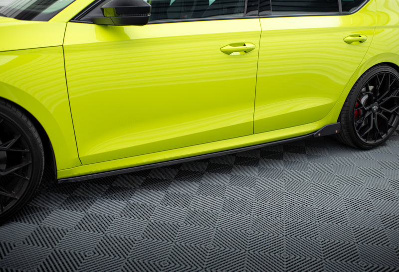 Maxton Design Seitenschweller Diffusor V.2 + Flaps Skoda Octavia RS Mk4