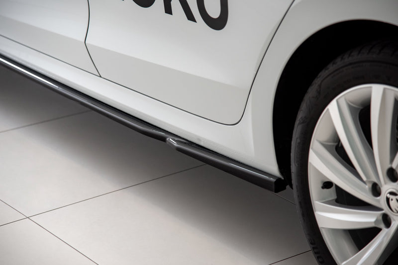 Maxton Design Seitenschweller Diffusor V.2 Skoda Octavia Mk4