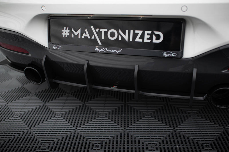 Maxton Design Street Pro Heckschurze V.3 BMW M140i