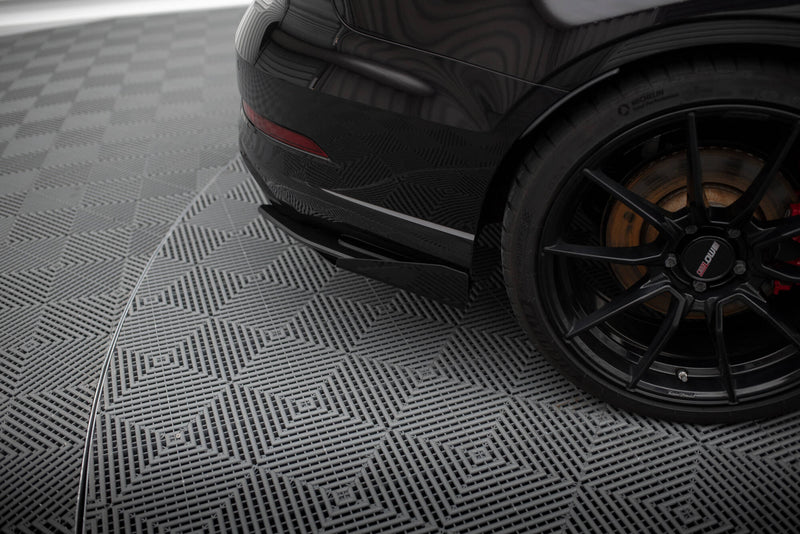Maxton Design Street Pro Heck Diffusor Seite + Flaps Audi RS3 Sedan 8V Facelift