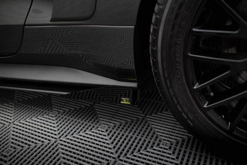 Maxton Design Street Pro Seitenschweller Diffusor + Flaps Ford Mustang GT Mk6