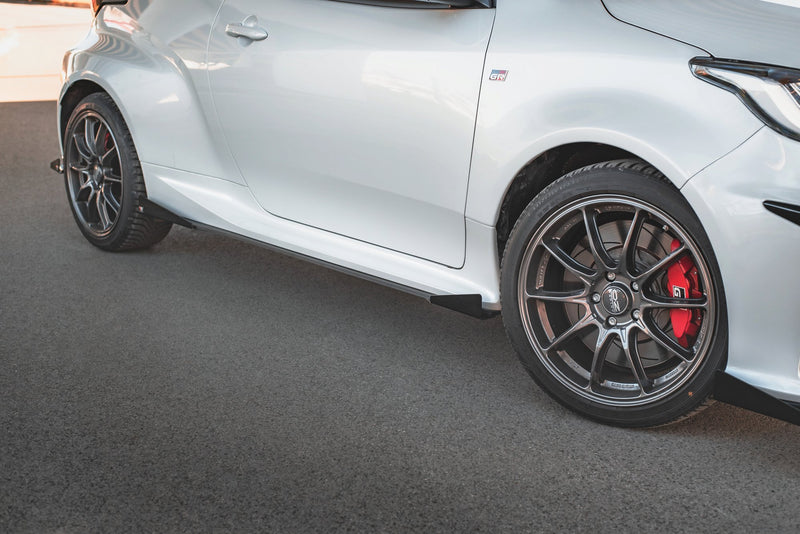 Maxton Design Street Pro Side Skirts Diffuser + Flaps Toyota GR Yaris Mk4