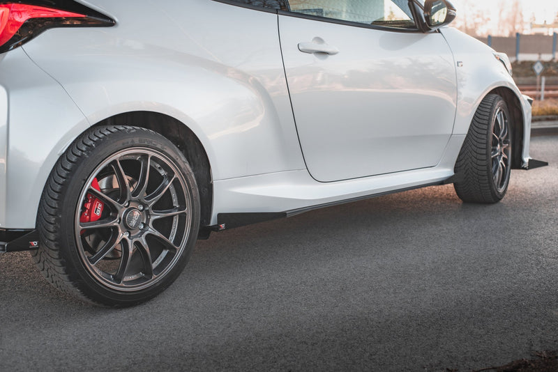 Maxton Design Street Pro Side Skirts Diffuser + Flaps Toyota GR Yaris Mk4