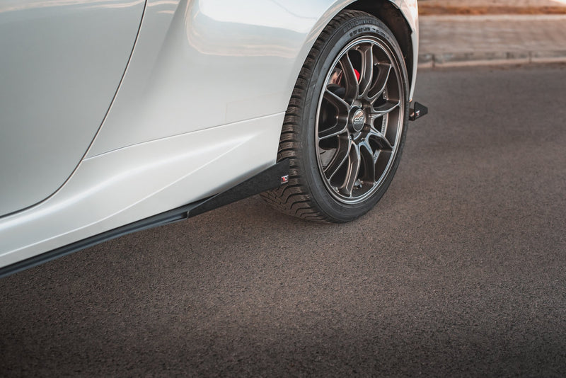 Maxton Design Street Pro Side Skirts Diffuser + Flaps Toyota GR Yaris Mk4