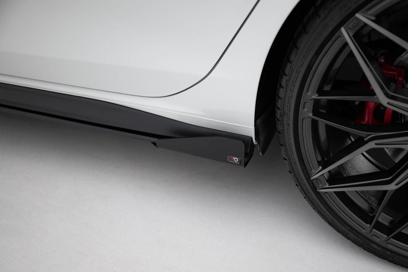 Maxton Design Street Pro Seitenschweller Diffusor + Flaps Volkswagen Golf GTI / GTE / GTI Clubsport / R-Line Mk8