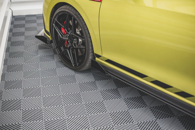 Maxton Design Street Pro Seitenschweller Diffusor + Flaps Volkswagen Golf GTI / GTE / GTI Clubsport / R-Line Mk8