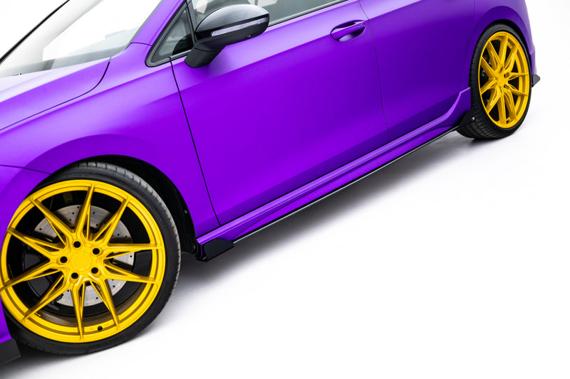 Maxton Design Street Pro Seitenschweller Diffusor + Flaps Volkswagen Golf R Mk8 / Mk8 Facelift
