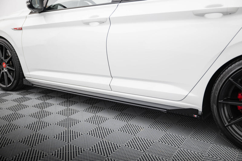 Maxton Design Street Pro Seitenschweller Diffusor + Flaps Volkswagen Jetta GLI Mk7