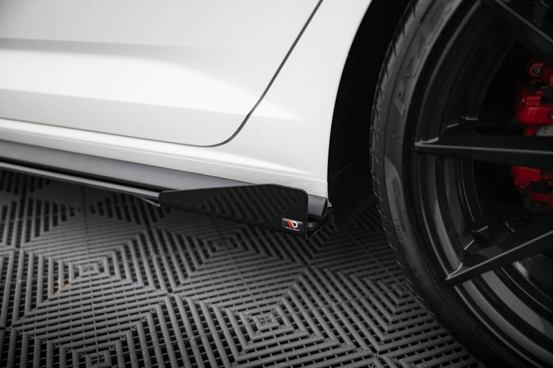 Maxton Design Street Pro Seitenschweller Diffusor + Flaps Volkswagen Jetta GLI Mk7