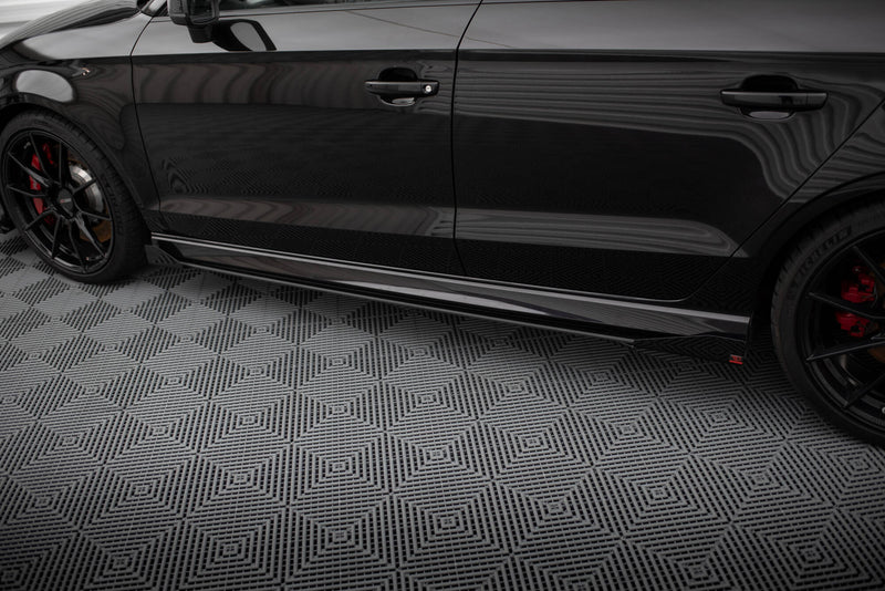 Maxton Design Street Pro Seitenschweller Diffusor V.1 + Flaps Audi RS3 Sedan 8V Facelift