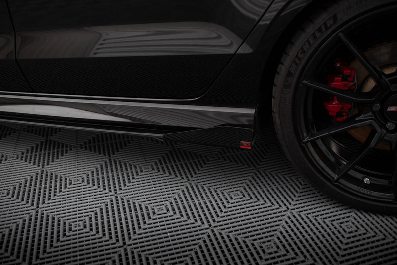 Maxton Design Street Pro Seitenschweller Diffusor V.1 + Flaps Audi RS3 Sedan 8V Facelift